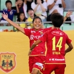 ２０１９年の新潟戦でゴールを決め喜ぶＩＮＡＣ神戸のＦＷ島袋奈美恵