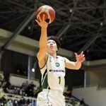 群馬-西宮　第１クオーター、シュートを決める西宮の今野（Ｃ）B.LEAGUE