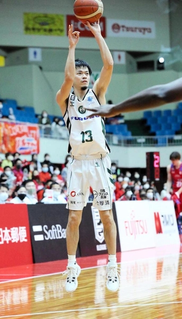 熊本-西宮　第３クオーターにシュートする西宮の道原。１１得点でチームの１２連勝に貢献した（Ｃ）B.LEAGUE