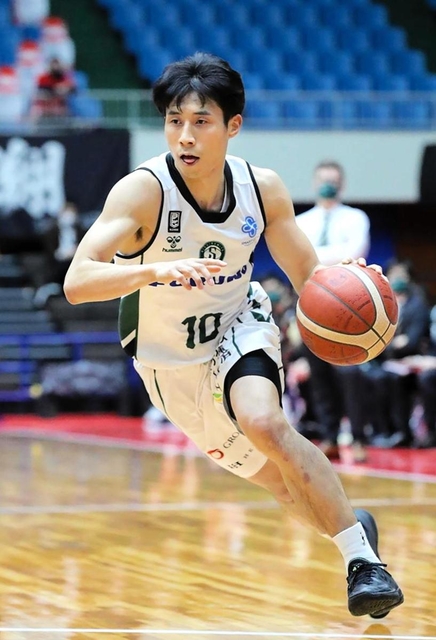 熊本-西宮　第１クオーターに攻める西宮の渡辺（Ｃ）B.LEAGUE