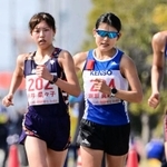 女子２０キロ　３位に終わった渕瀬真寿美（右）。左は優勝した藤井菜々子（撮影・中西幸大）