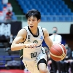 熊本-西宮　第１クオーターに攻める西宮の渡辺（Ｃ）B.LEAGUE