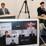 日本とフランス、豪州をオンラインでつないで進められた講演会＝甲南大岡本キャンパス