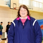 高校の指導に区切りをつける明石清水男子の石垣洋子コーチ。「さみしいなと。生徒の成長を見るのが喜びだった」＝明石市の同校