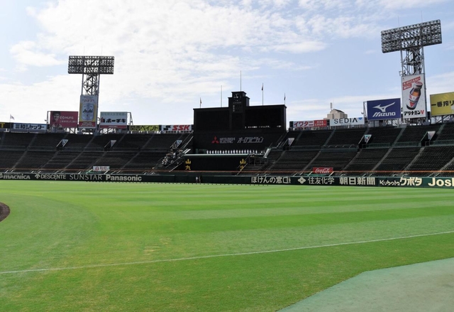 甲子園球場＝西宮市甲子園町