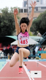 神戸新聞next スポーツ 陸上兵庫インカレ 女子三段跳びｖの船田 良い感覚つかめた