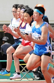 小学男子１００メートル決勝＝神戸市須磨区、ユニバー記念競技場（２０１９年の第６７回大会）