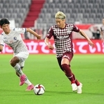 神戸-大分　前半、ドリブルで攻め込む神戸の藤本＝ノエビアスタジアム神戸（撮影・中西幸大）