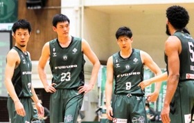 西宮-仙台　前半、コートに集う西宮のメンバー