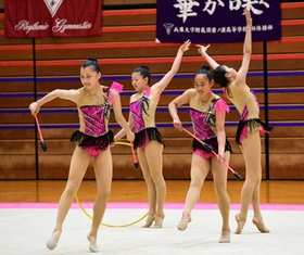 新体操女子団体　息の合った演技で優勝を果たした日ノ本＝兵庫県立総合体育館（撮影・坂井萌香）