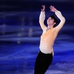 「花は咲く」を滑る羽生結弦＝４月１８日、大阪市の丸善インテックアリーナ大阪（代表撮影）