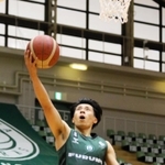 西宮-仙台　前半、シュートする西宮の渡辺