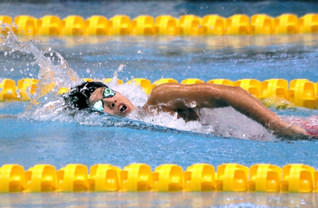 競泳女子２００メートル個人メドレーを大会新記録で制した神戸野田の沢野莉子