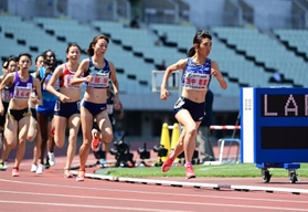女子１５００メートル決勝　４分１０秒０６で快勝した田中希実（撮影・中西幸大）