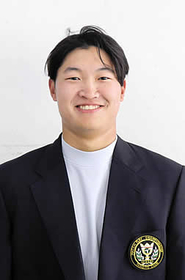 ゴルフの県アマチュア選手権成年男子を制した中村鎌大＝小野ゴルフ倶楽部