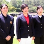 ゴルフの県アマチュア選手権女子で優勝した橋本美月（中央）、２位の浅井美希（右）、３位の湯浅芹（左）＝小野ゴルフ倶楽部