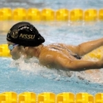 女子１００メートルバタフライを大会新記録で制した西村麻亜