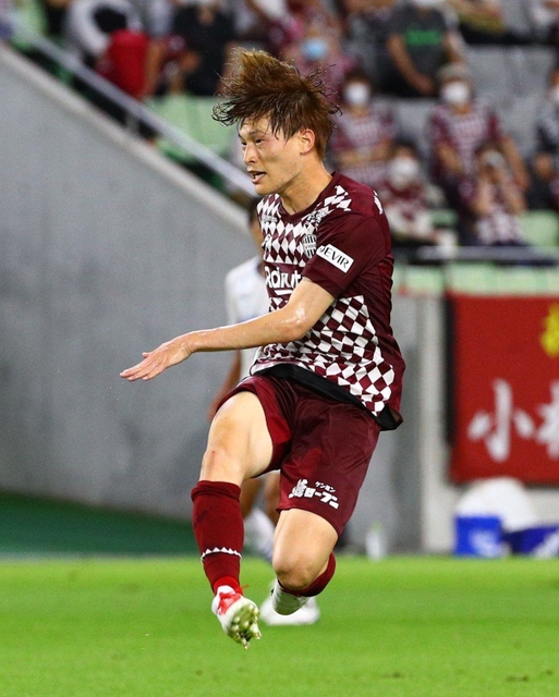 天皇杯３回戦で活躍するＪ１神戸のＦＷ古橋亨梧＝７日、神戸市兵庫区のノエビアスタジアム神戸