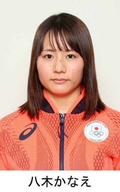 八木かなえ