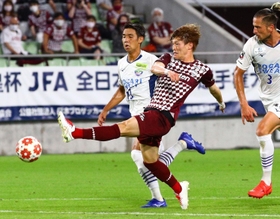 天皇杯３回戦で活躍するＪ１神戸のＦＷ古橋亨梧＝７日、神戸市兵庫区のノエビアスタジアム神戸