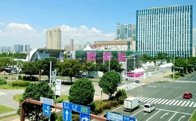 東京五輪会場の青海アーバンスポーツパーク周辺も、人通りはまばらだ＝２０２１年７月２２日、東京都江東区
