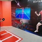 石川佳純選手とのラリーをバーチャルで体験できる＝東京都渋谷区