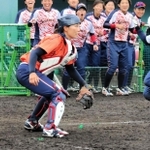 国籍を韓国から変え、日本代表として五輪に出る夢をかなえたソフトボールの清原奈侑＝２０２０年１０月、尼崎市のベイコム野球場