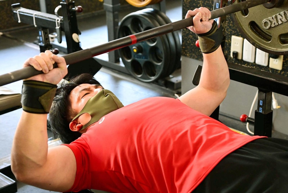 神戸新聞next スポーツ 生きててくれてありがとう 世界の舞台へ続く夢と親孝行 愛情を胸に握るバーベル