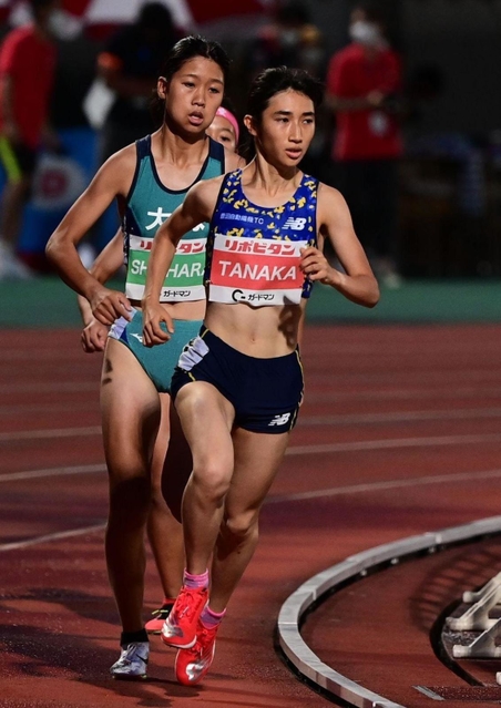 女子１０００メートルで力走する田中希実