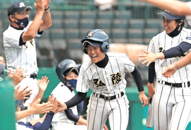 史上初、甲子園で女子高校野球決勝 神戸弘陵がＶ | スポーツ | 神戸新聞NEXT