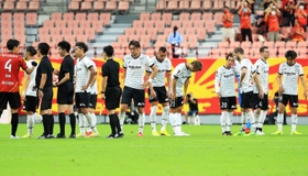 名古屋－神戸　敗戦に肩を落とす神戸の選手たち（撮影・鈴木雅之）