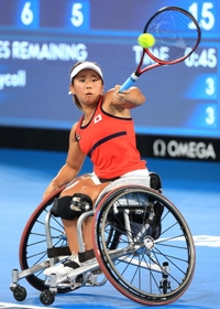 車いすテニス女子シングルス２回戦　ブラジルのメイリコル・ドゥバルにストレート勝ちした上地結衣（撮影・吉田敦史）
