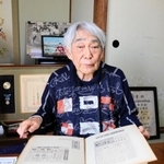 １９６４年の東京五輪男子４００メートルリレーに出場した浅井浄さん。多田修平ら日本勢の決勝での活躍を期待する＝宝塚市逆瀬台１