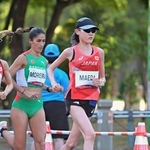 ７日朝に札幌市で行われた東京五輪の女子マラソンで、兵庫県尼崎市出身の前田穂南が３３位となった。２０００年シドニー五輪の山口衛里（加東市出身）、０４年アテネ五輪の坂本直子（西宮市出身）、０８年北京五輪の中村友梨香（同）と、兵庫ゆかりの五輪マラソン代表を輩出してきた実業団チーム、天満屋（岡山市）の系譜に名を連ねる２５歳。強い日差しの中、先輩の助言を心に刻み、最後まで走り抜いた。