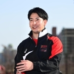 東京パラリンピックの舞台で親孝行を誓うパワーリフティングの光瀬智洋＝神戸市中央区（撮影・秋山亮太）