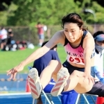 女子三段跳び決勝　１２メートル９４の大会新記録で優勝した武庫川女大の船田茜理