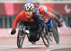 陸上男子１００メートル（車いすＴ52）で銀メダルを獲得した大矢勇気（撮影・吉田敦史）