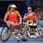 車いすテニス女子ダブルス準決勝　決勝進出を逃した上地結衣、大谷桃子組＝１日午後、有明テニスの森センターコート（撮影・吉田敦史）