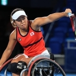 車いすテニス女子シングルス準決勝　オランダのアニク・ファンクートを下して決勝進出を決めた上地結衣＝２日午後、有明テニスの森センターコート（撮影・吉田敦史）
