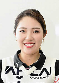 女子ゴルフ・デサント東海クラシックでプロ初優勝後、神戸新聞社を訪問した古江彩佳プロ＝２０２０年９月２３日、神戸新聞社