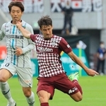神戸-福岡　前半、シュートを放つ神戸・ボージャン＝ノエビアスタジアム神戸（撮影・鈴木雅之）