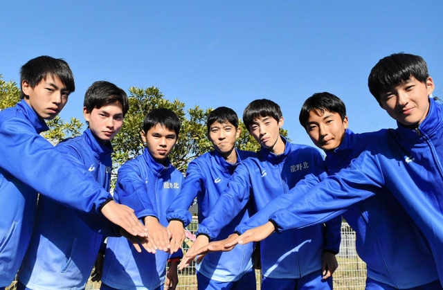 ２００８年の学校統合以降、初の県大会に挑む龍野北の男子＝兵庫県上郡町苔縄