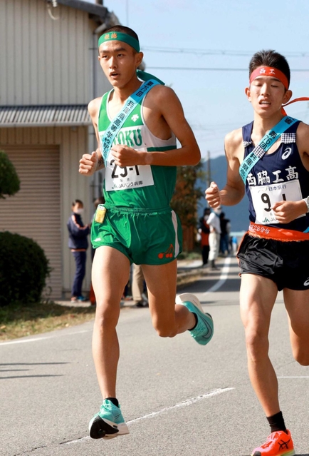 県高校駅伝 男子・報徳1区の前田28分台 チームは4年連続2位