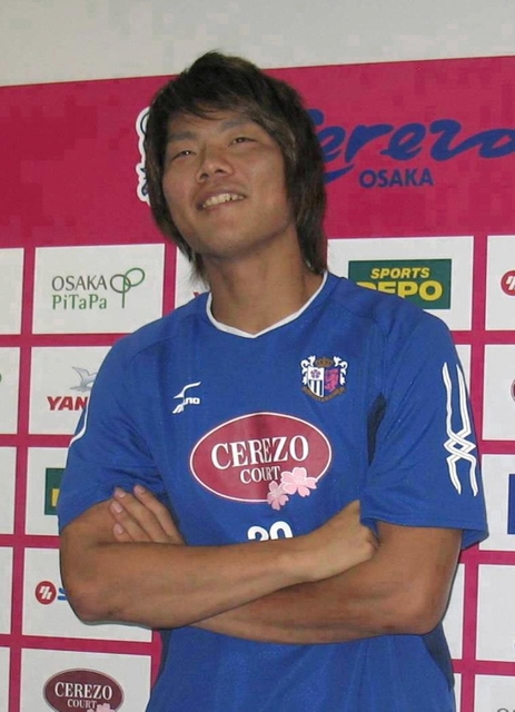Ｕ-２２日本代表に選出されて満面の笑みを浮かべるＣ大阪時代の森島康仁＝２００７年８月、セレッソ大阪クラブハウス