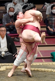 送り吊り出し