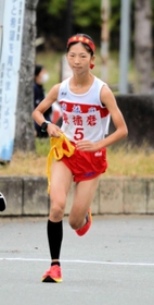 チームの精神的支柱でもある女子・東播磨の佐藤友香＝西脇市総合市民センター（撮影・笠原次郎）