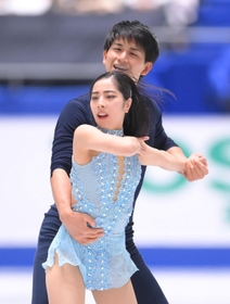 ペアＳＰ　華麗な演技を見せる三浦璃来、木原龍一組（撮影・堀内翔）