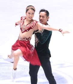 アイスダンス・フリー　リズミカルな演技を披露する村元哉中、高橋大輔組（撮影・堀内翔）