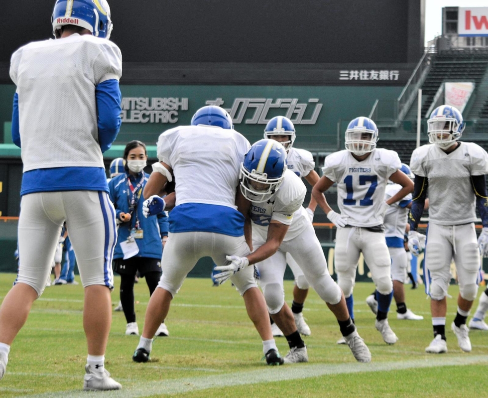 神戸新聞next スポーツ アメフト甲子園ボウルｖ４へ 関学大が練習を公開