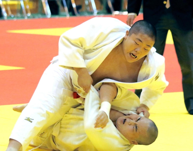 柔道男子団体・小野-南淡＝高砂市総合体育館